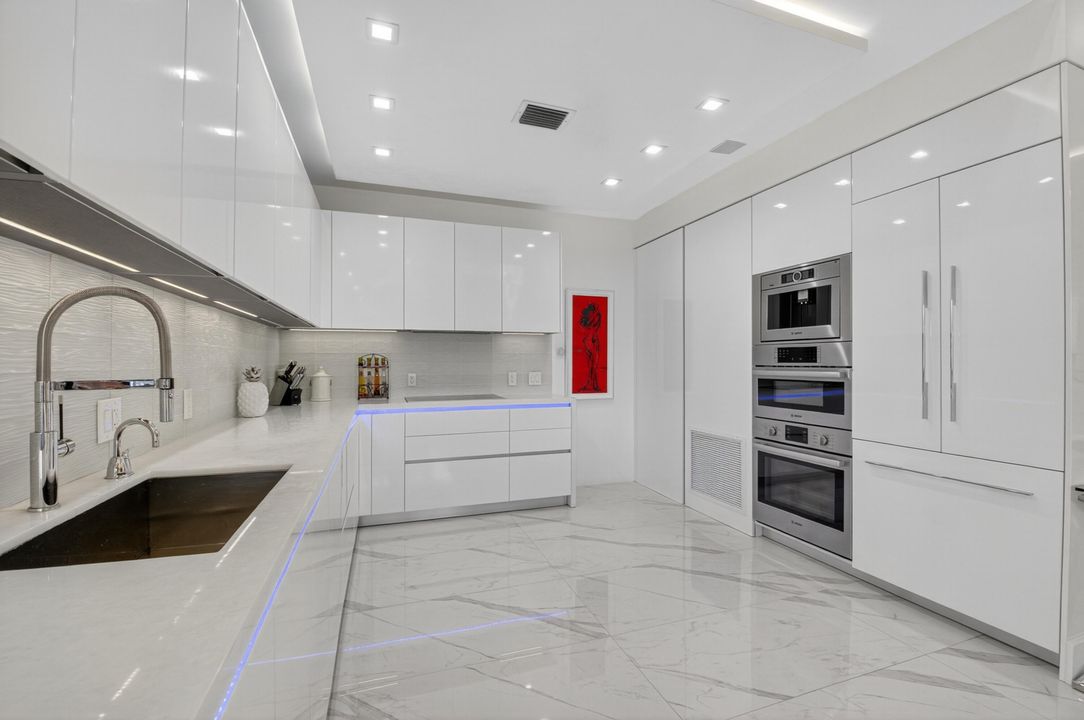 待售: $289,000 (1 贝兹, 1 浴室, 1104 平方英尺)