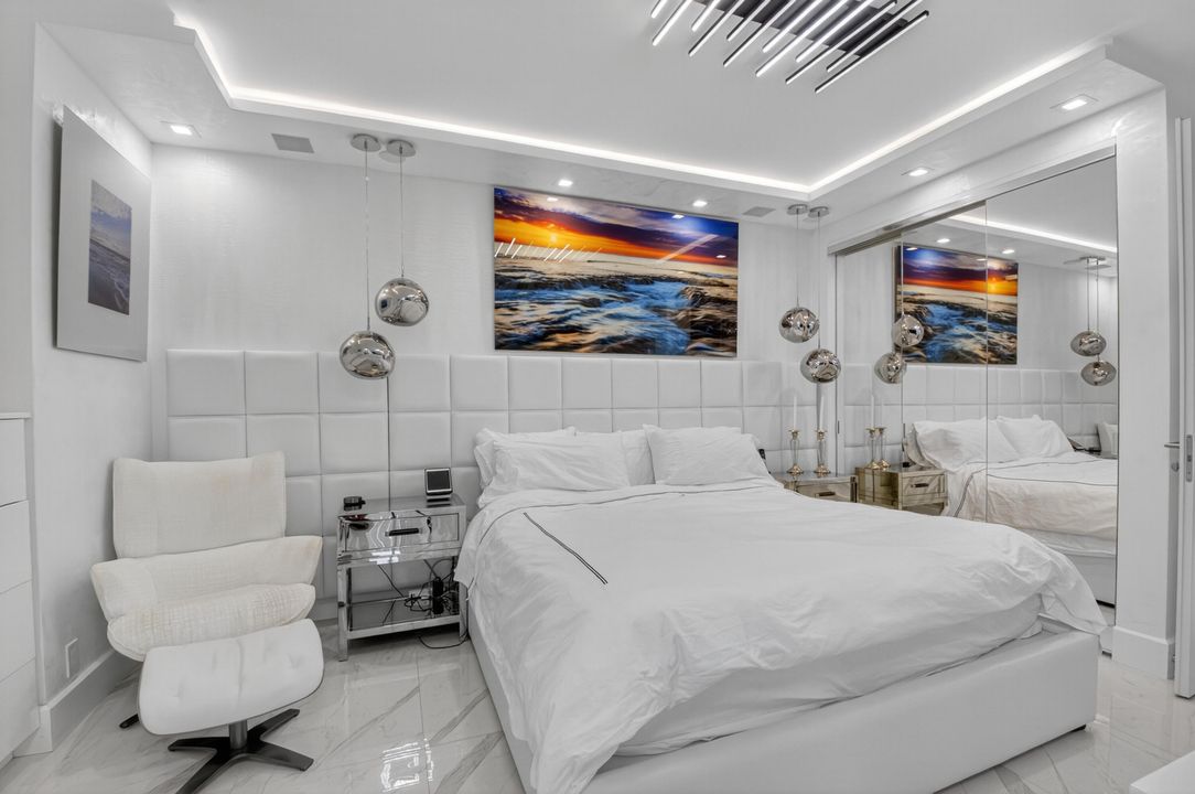 待售: $289,000 (1 贝兹, 1 浴室, 1104 平方英尺)