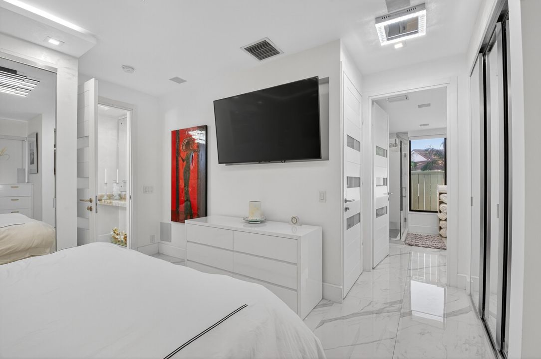 待售: $289,000 (1 贝兹, 1 浴室, 1104 平方英尺)