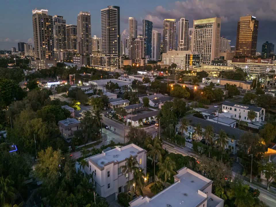 Active With Contract: $649,000 (2 beds, 2 baths, 1631 Square Feet)