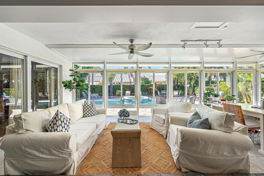 合同活跃: $1,199,000 (3 贝兹, 2 浴室, 2186 平方英尺)