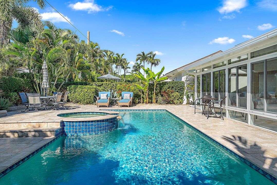 合同活跃: $1,199,000 (3 贝兹, 2 浴室, 2186 平方英尺)