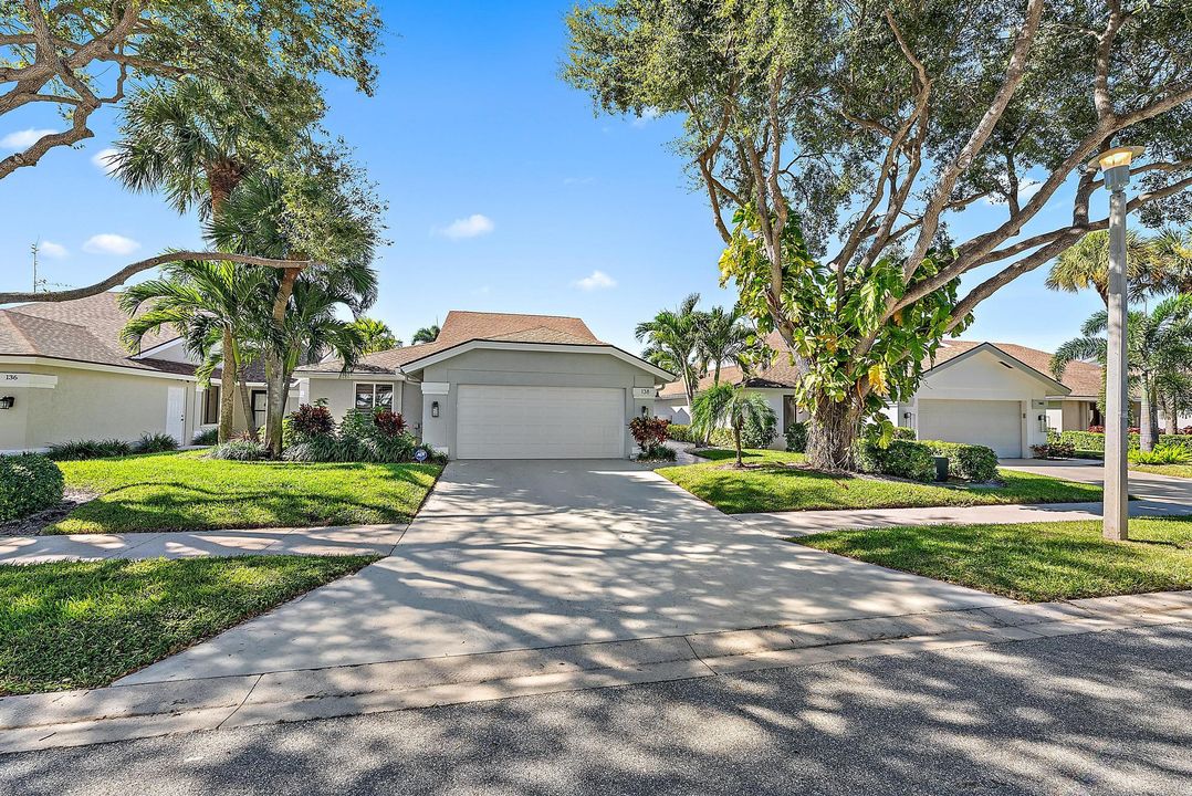 合同活跃: $1,199,000 (3 贝兹, 2 浴室, 2186 平方英尺)