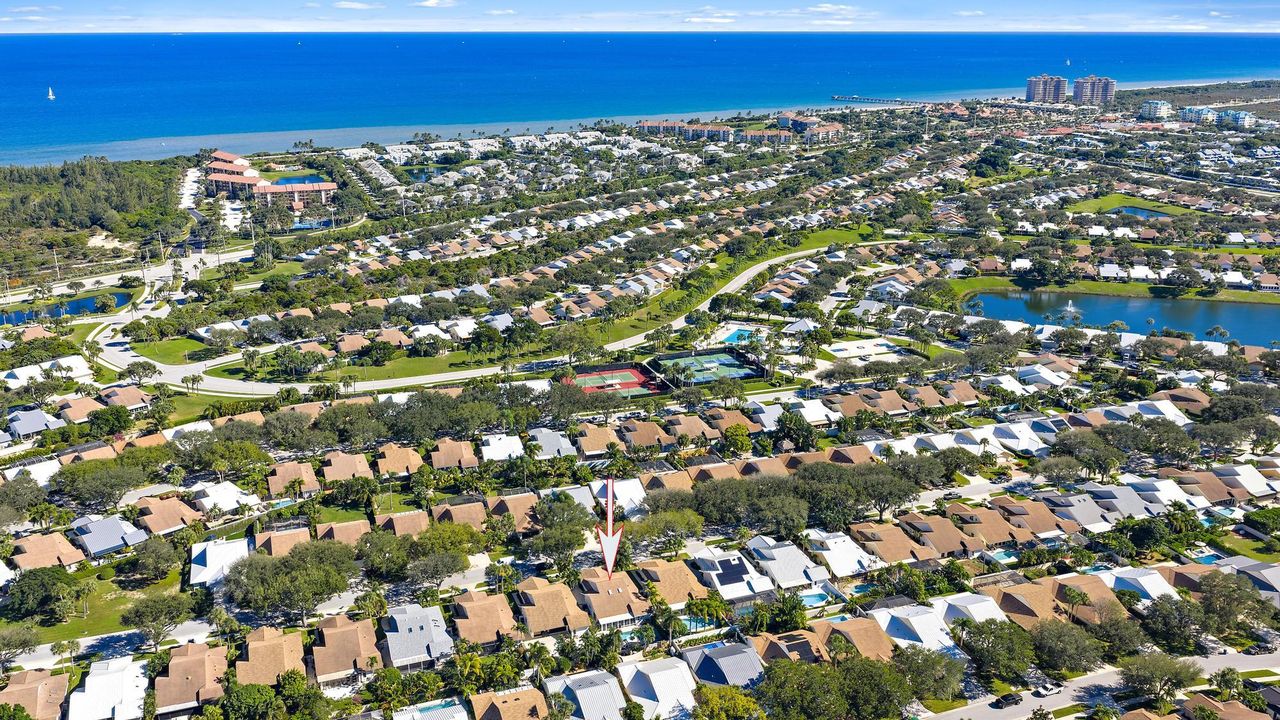 合同活跃: $1,199,000 (3 贝兹, 2 浴室, 2186 平方英尺)