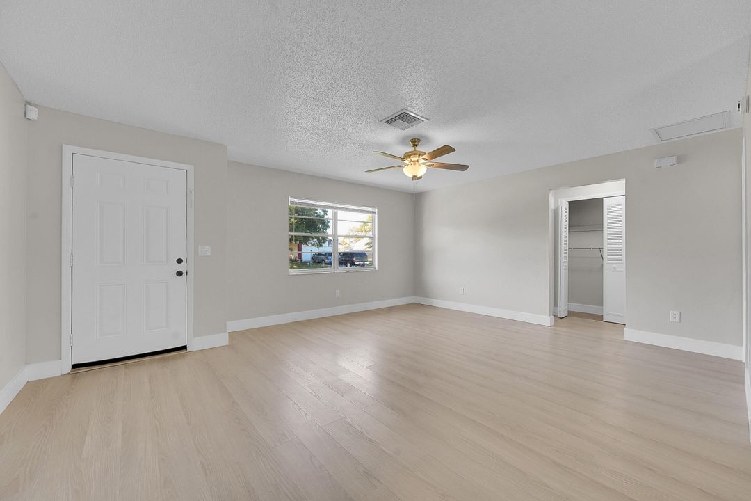 For Rent: $2,200 (2 beds, 2 baths, 1082 Square Feet)