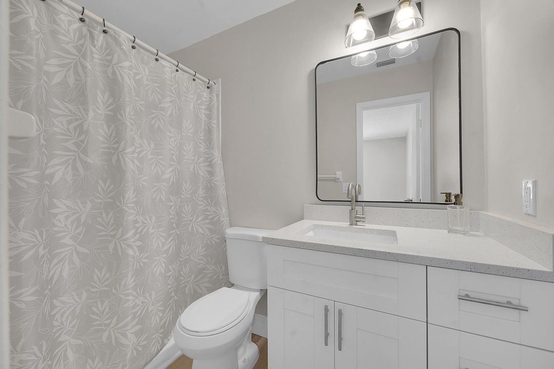 For Rent: $2,200 (2 beds, 2 baths, 1082 Square Feet)