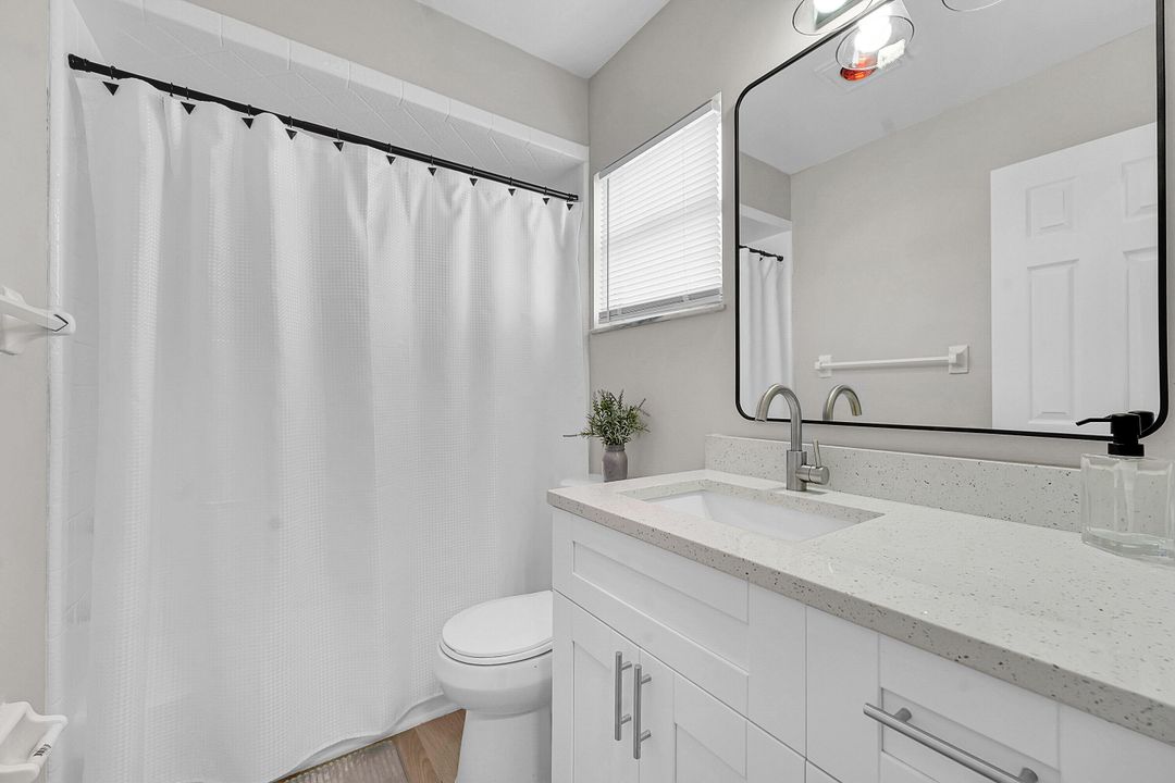 For Rent: $2,200 (2 beds, 2 baths, 1082 Square Feet)