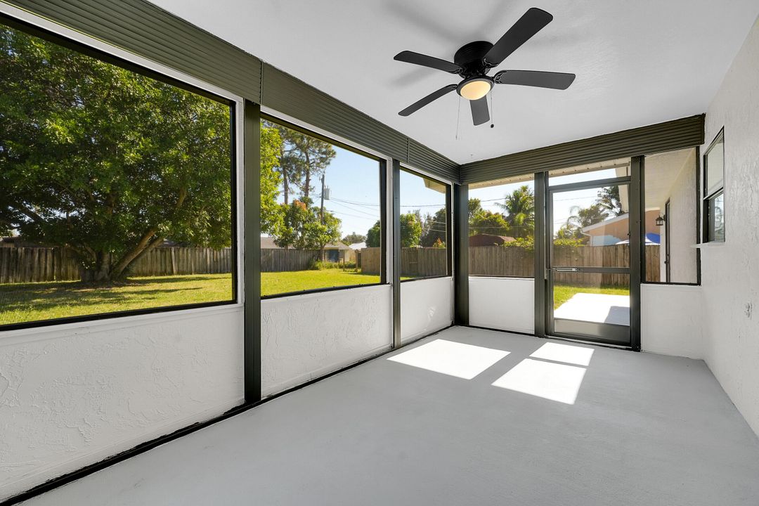 For Rent: $2,200 (2 beds, 2 baths, 1082 Square Feet)