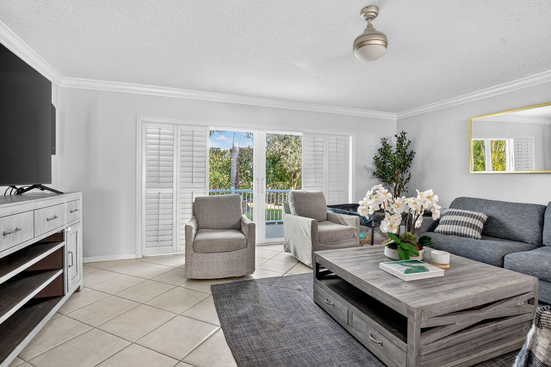 For Sale: $724,900 (3 beds, 3 baths, 1940 Square Feet)