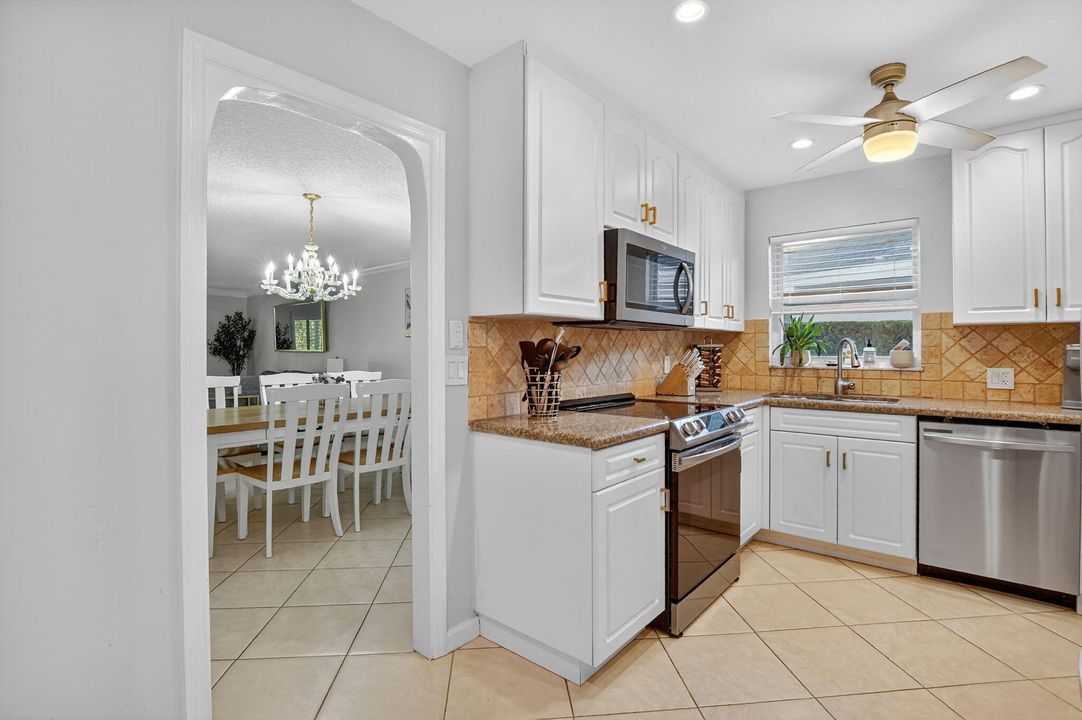 For Sale: $724,900 (3 beds, 3 baths, 1940 Square Feet)