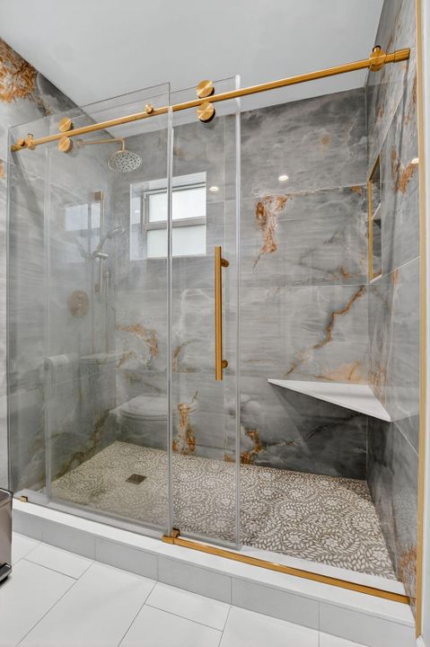 For Sale: $724,900 (3 beds, 3 baths, 1940 Square Feet)