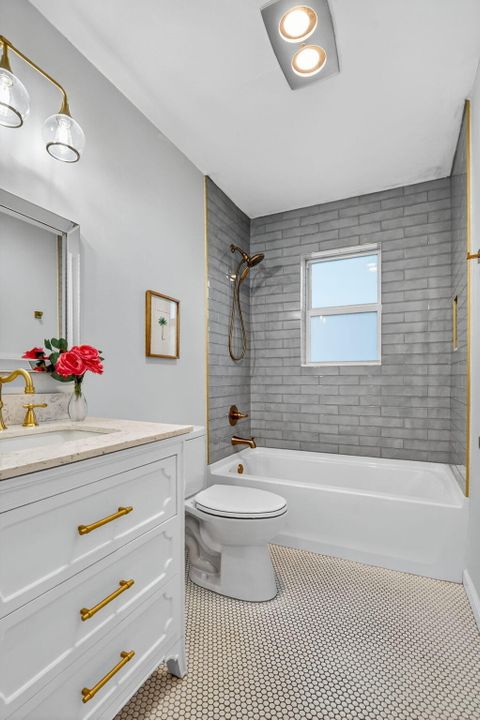 For Sale: $724,900 (3 beds, 3 baths, 1940 Square Feet)