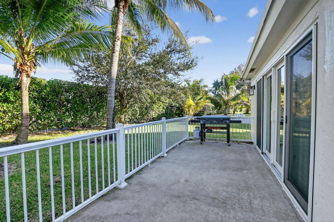 For Sale: $724,900 (3 beds, 3 baths, 1940 Square Feet)