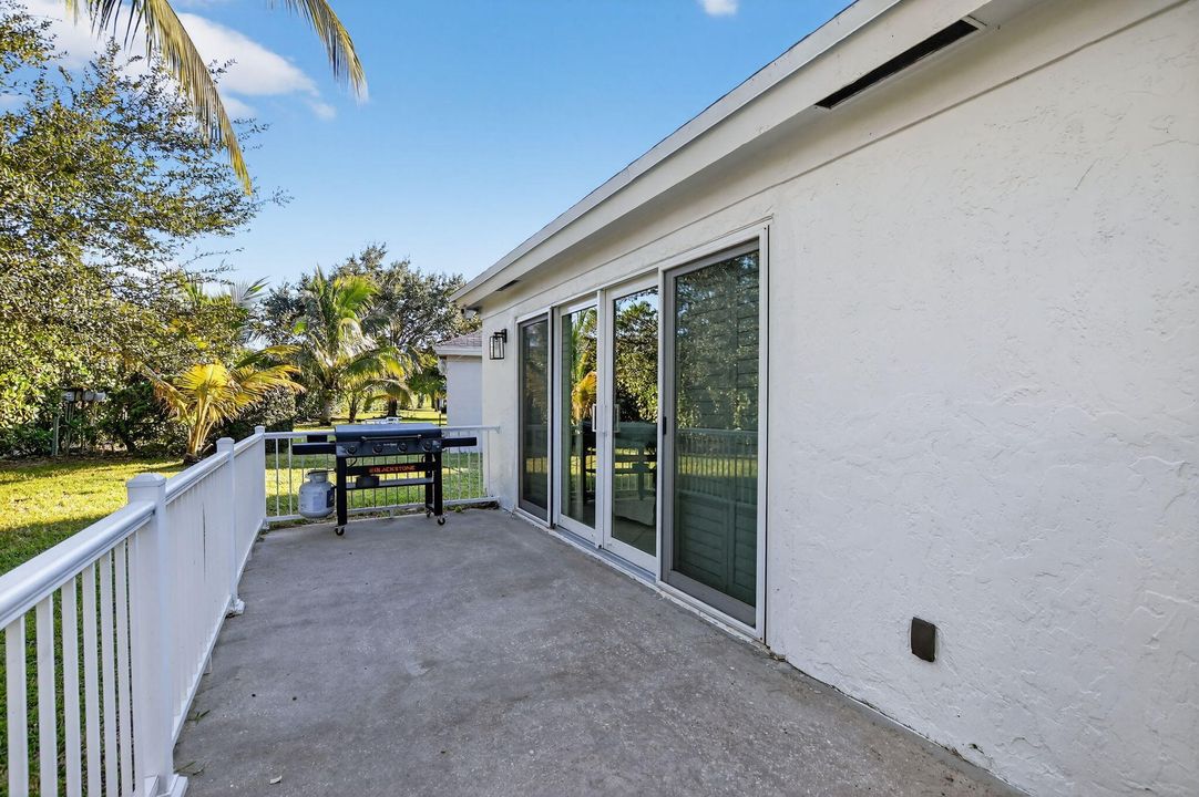 For Sale: $724,900 (3 beds, 3 baths, 1940 Square Feet)