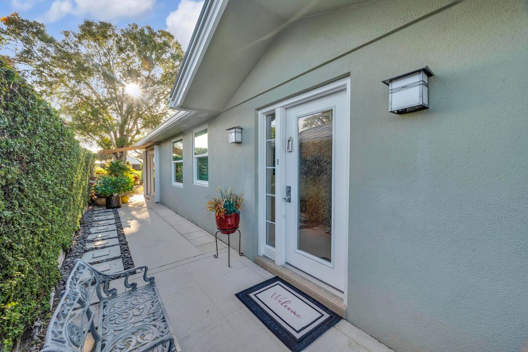 For Sale: $450,000 (2 beds, 2 baths, 1385 Square Feet)