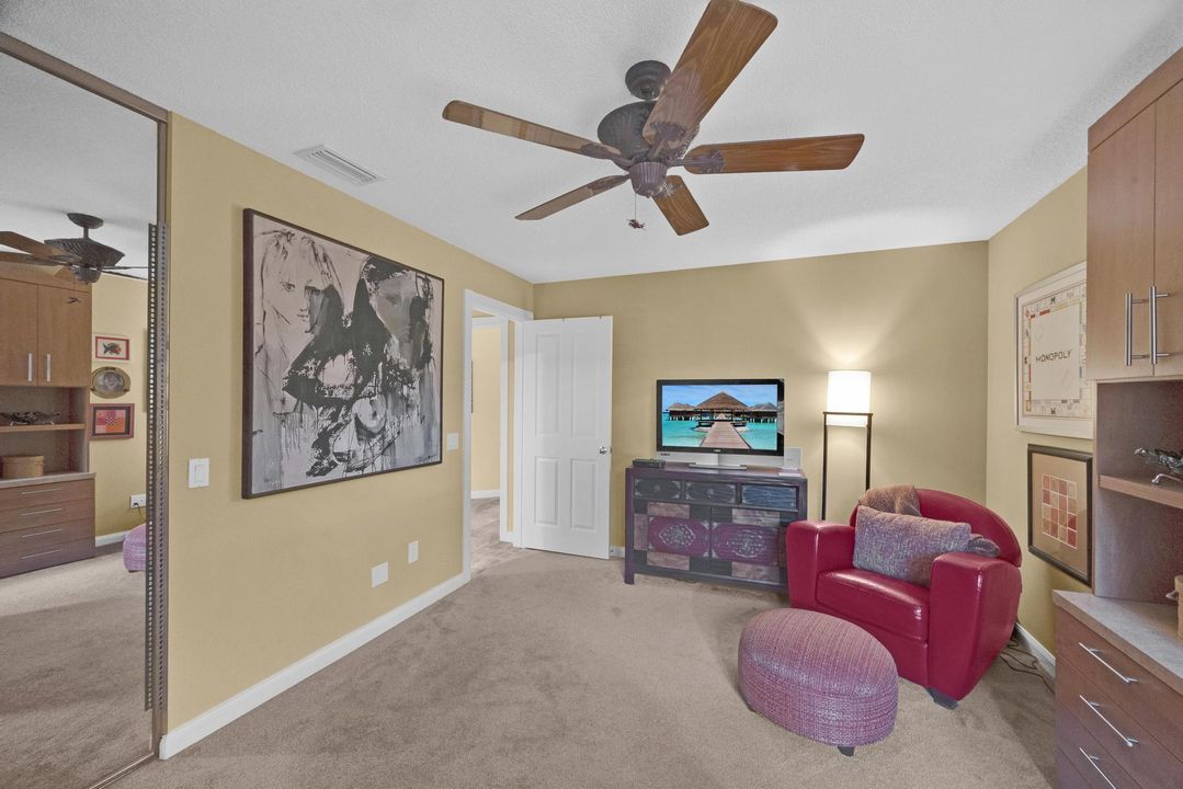 For Sale: $450,000 (2 beds, 2 baths, 1385 Square Feet)