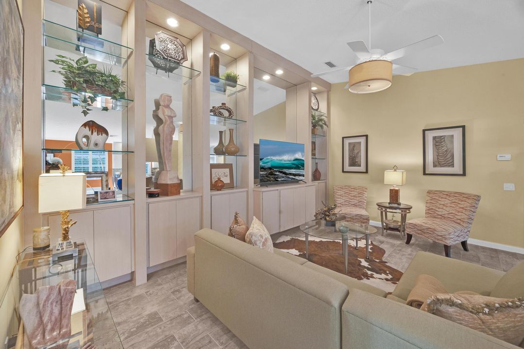 For Sale: $450,000 (2 beds, 2 baths, 1385 Square Feet)