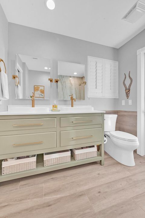 For Sale: $450,000 (2 beds, 2 baths, 1385 Square Feet)