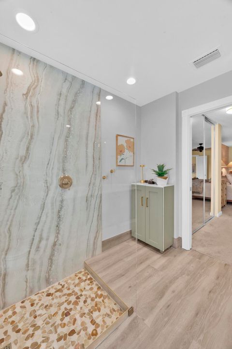 For Sale: $450,000 (2 beds, 2 baths, 1385 Square Feet)