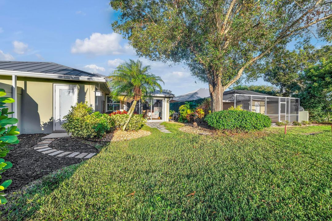 For Sale: $450,000 (2 beds, 2 baths, 1385 Square Feet)