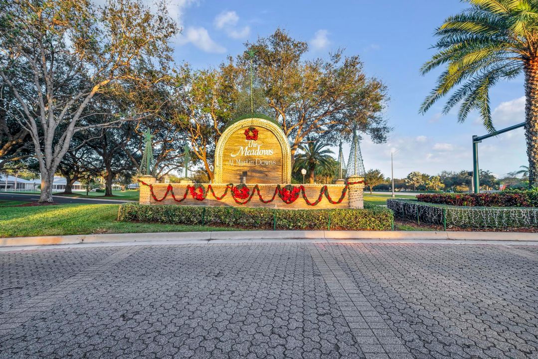 For Sale: $450,000 (2 beds, 2 baths, 1385 Square Feet)