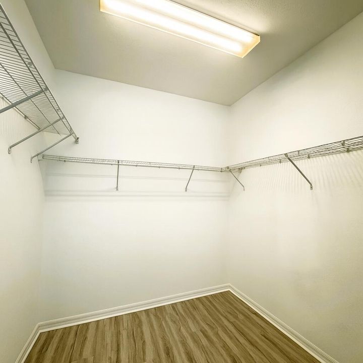 Active With Contract: $3,100 (3 beds, 2 baths, 1674 Square Feet)