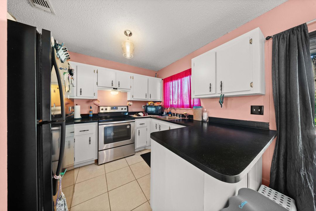 待售: $265,000 (3 贝兹, 2 浴室, 960 平方英尺)