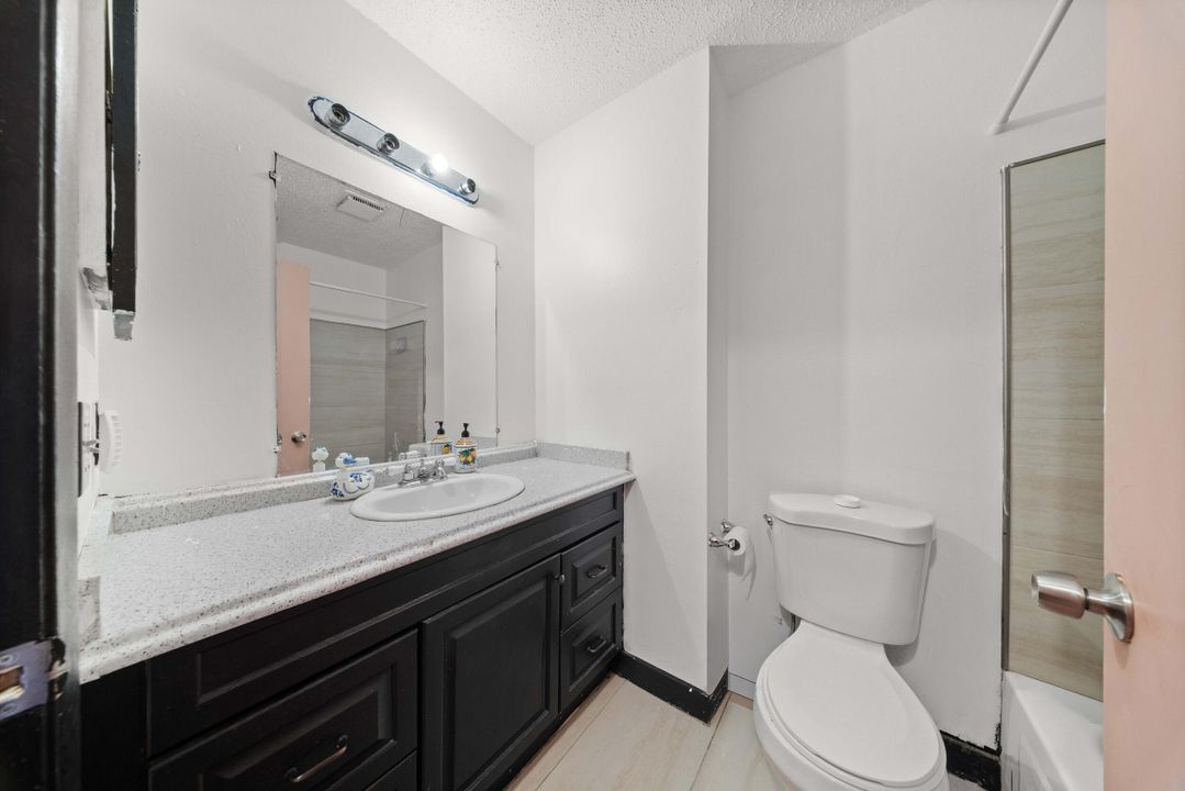 待售: $265,000 (3 贝兹, 2 浴室, 960 平方英尺)