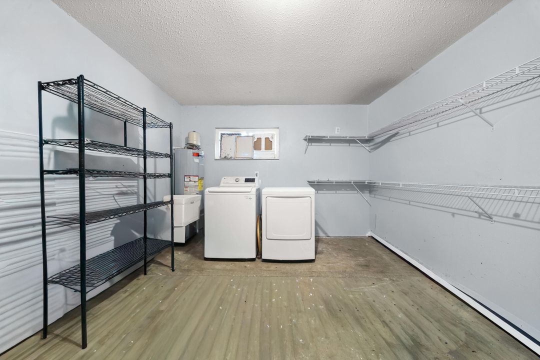 待售: $265,000 (3 贝兹, 2 浴室, 960 平方英尺)