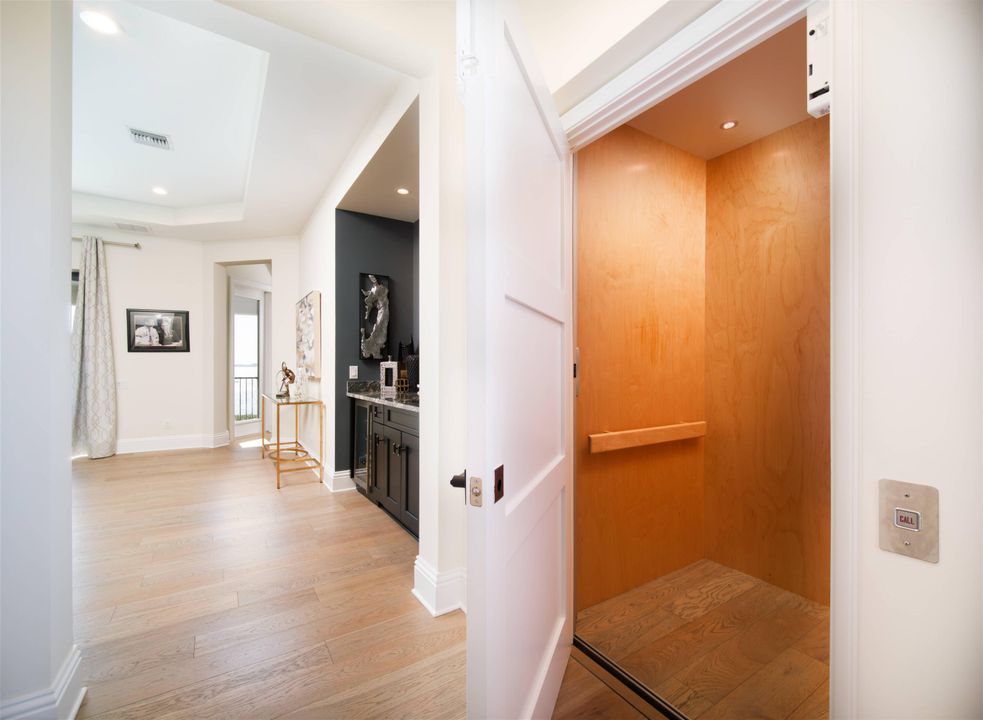 待售: $3,499,989 (4 贝兹, 3 浴室, 3807 平方英尺)