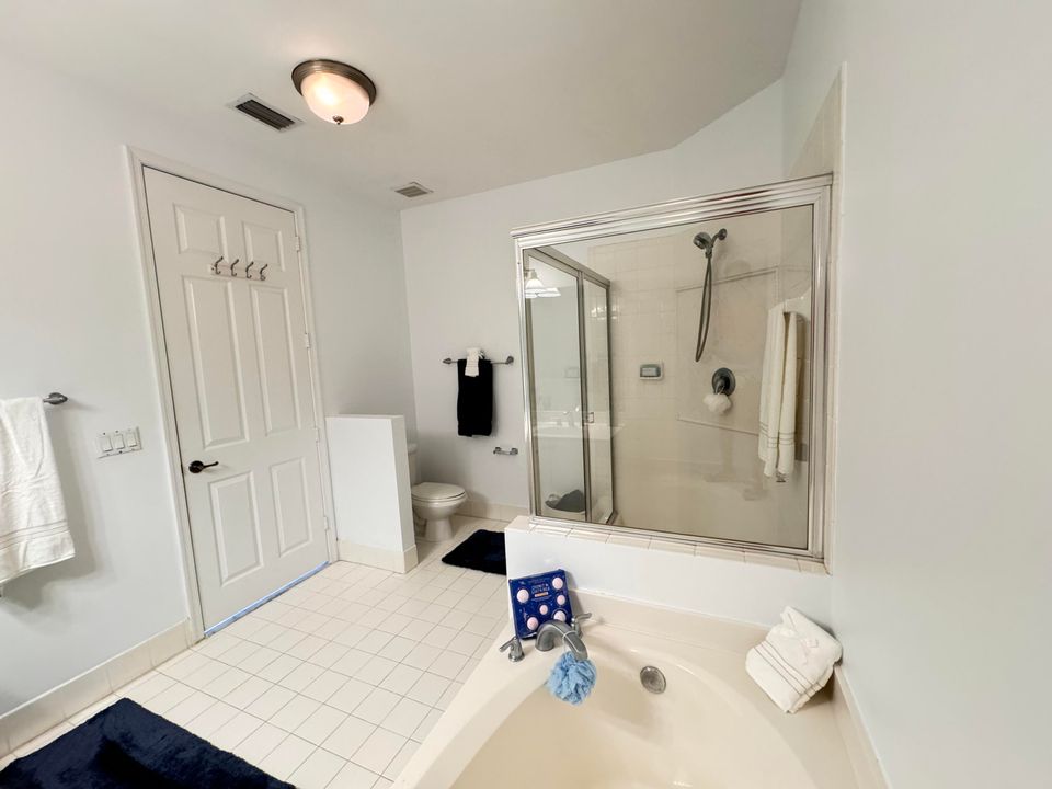 Active With Contract: $3,100 (3 beds, 2 baths, 1674 Square Feet)