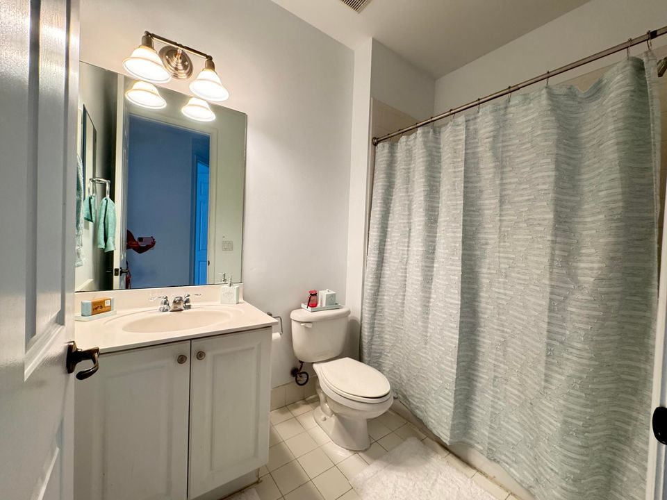 Active With Contract: $3,100 (3 beds, 2 baths, 1674 Square Feet)