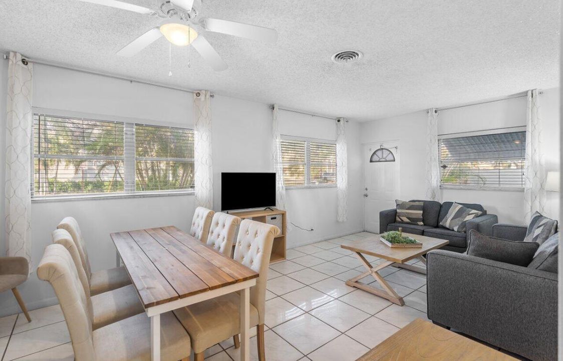 Recently Rented: $2,200 (1 beds, 1 baths, 750 Square Feet)