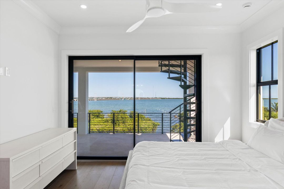 待售: $4,325,000 (5 贝兹, 5 浴室, 6514 平方英尺)