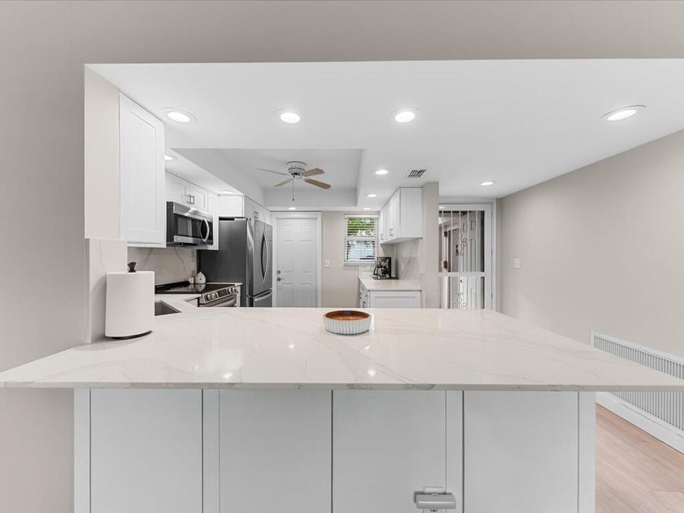 На продажу: $514,950 (2 спален, 2 ванн, 1300 Квадратных фут)