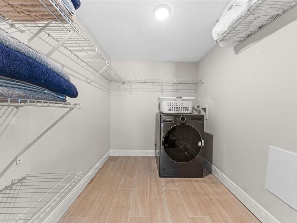 На продажу: $514,950 (2 спален, 2 ванн, 1300 Квадратных фут)