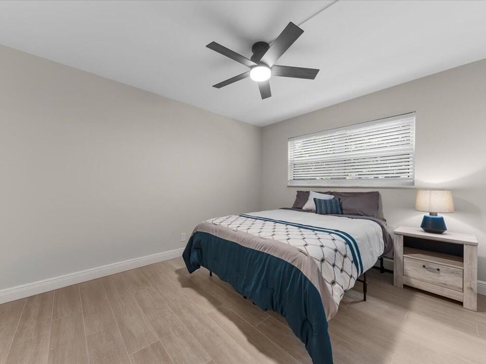 На продажу: $514,950 (2 спален, 2 ванн, 1300 Квадратных фут)