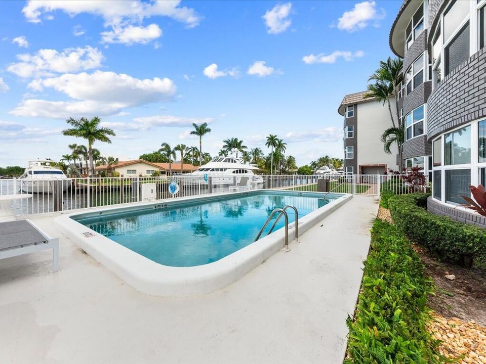 На продажу: $514,950 (2 спален, 2 ванн, 1300 Квадратных фут)