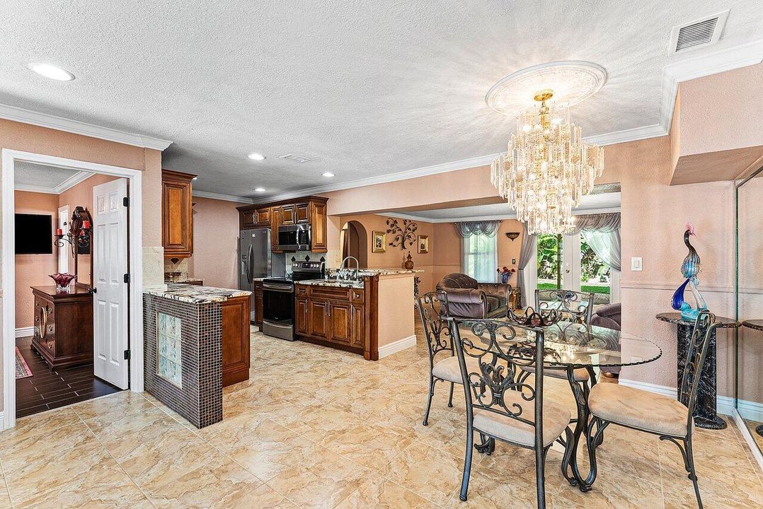 En Venta: $499,000 (4 camas, 2 baños, 1677 Pies cuadrados)