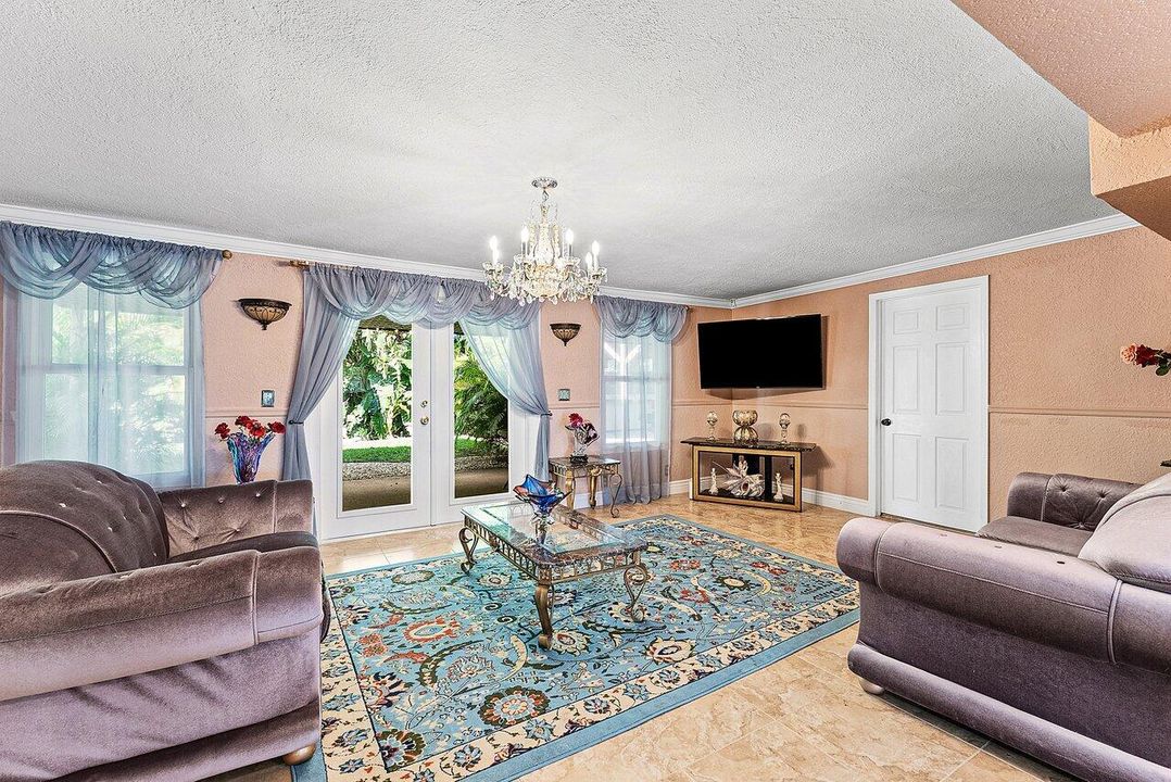 En Venta: $499,000 (4 camas, 2 baños, 1677 Pies cuadrados)