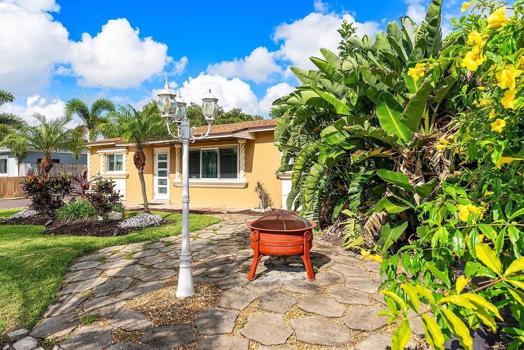 En Venta: $499,000 (4 camas, 2 baños, 1677 Pies cuadrados)