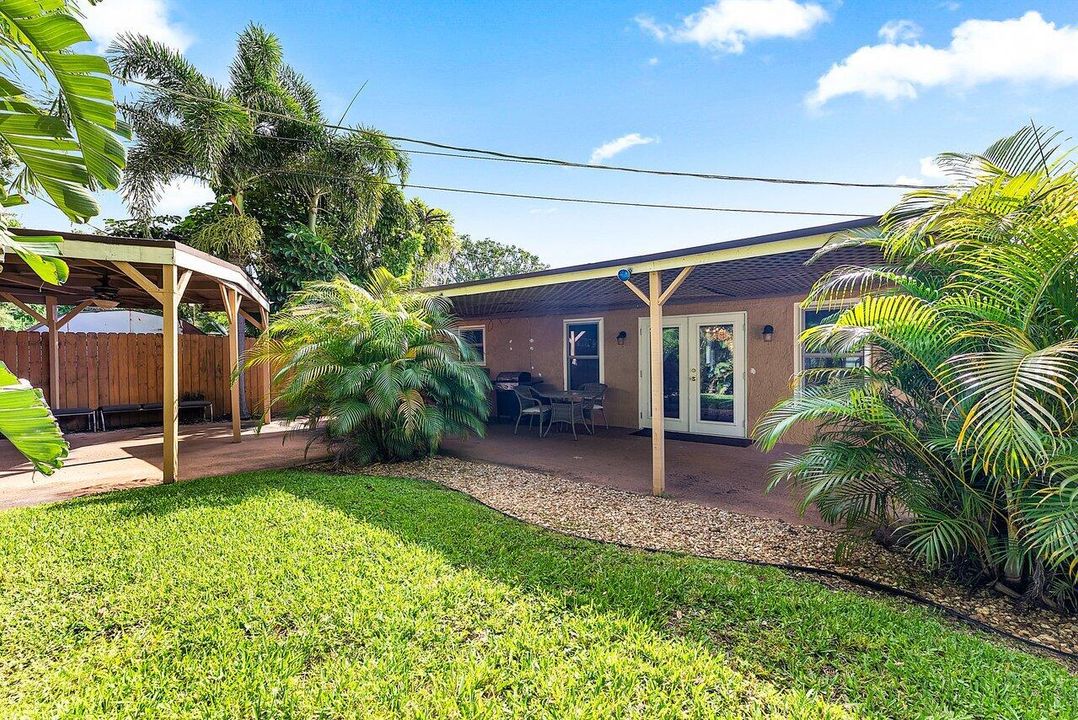 En Venta: $499,000 (4 camas, 2 baños, 1677 Pies cuadrados)