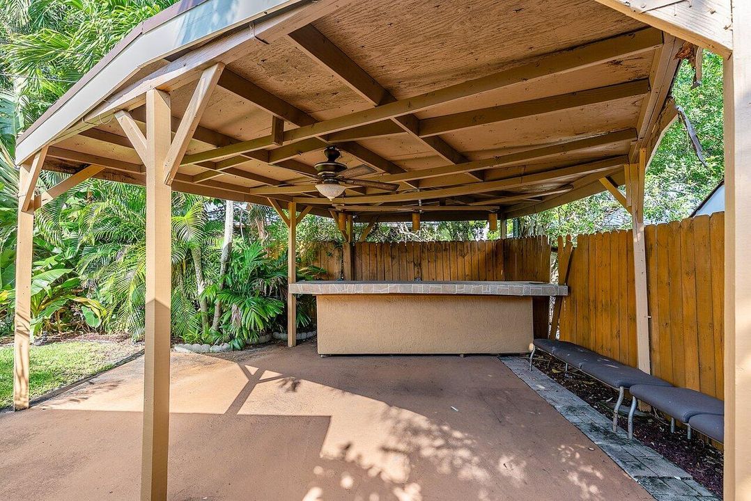 En Venta: $499,000 (4 camas, 2 baños, 1677 Pies cuadrados)