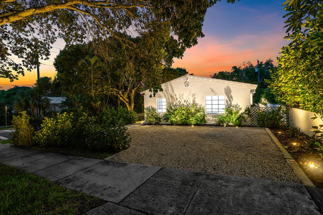 For Rent: $16,000 (4 beds, 3 baths, 2145 Square Feet)