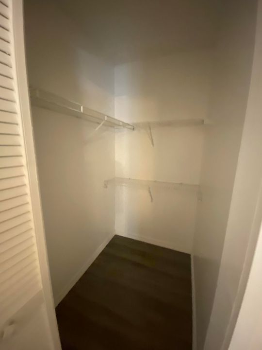 For Rent: $2,800 (4 beds, 2 baths, 1728 Square Feet)