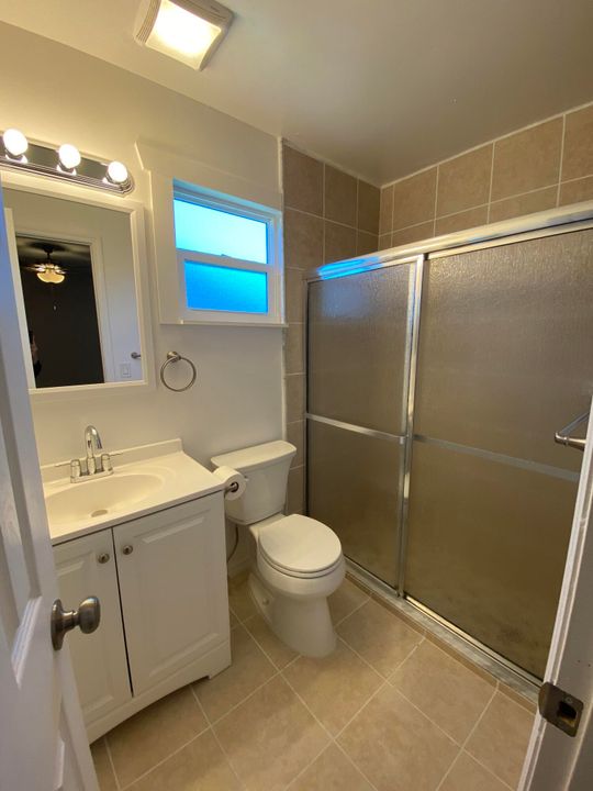 For Rent: $2,800 (4 beds, 2 baths, 1728 Square Feet)