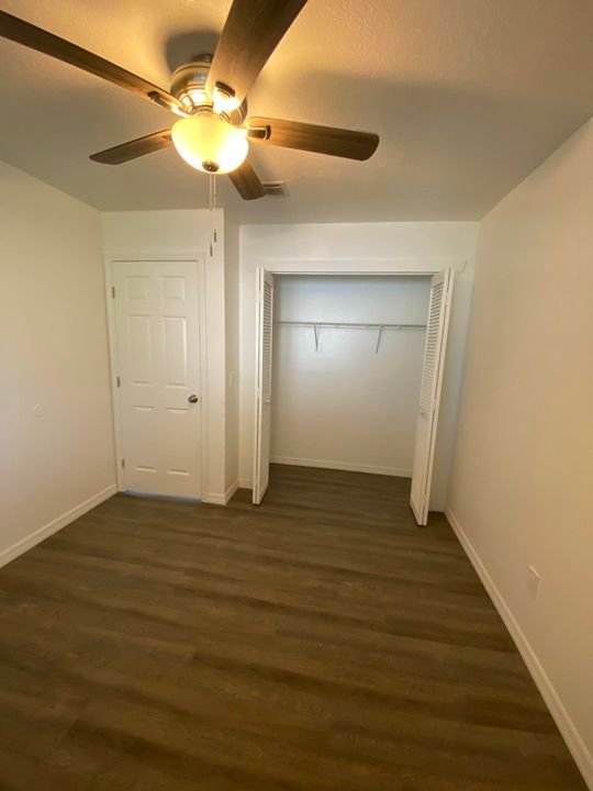 For Rent: $2,800 (4 beds, 2 baths, 1728 Square Feet)