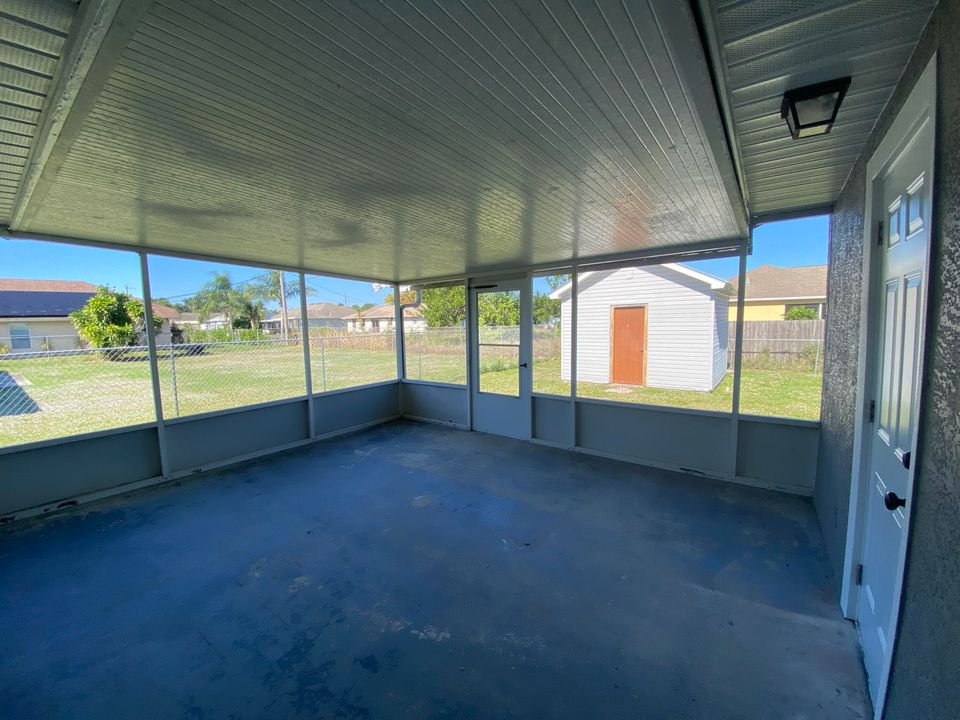 For Rent: $2,800 (4 beds, 2 baths, 1728 Square Feet)