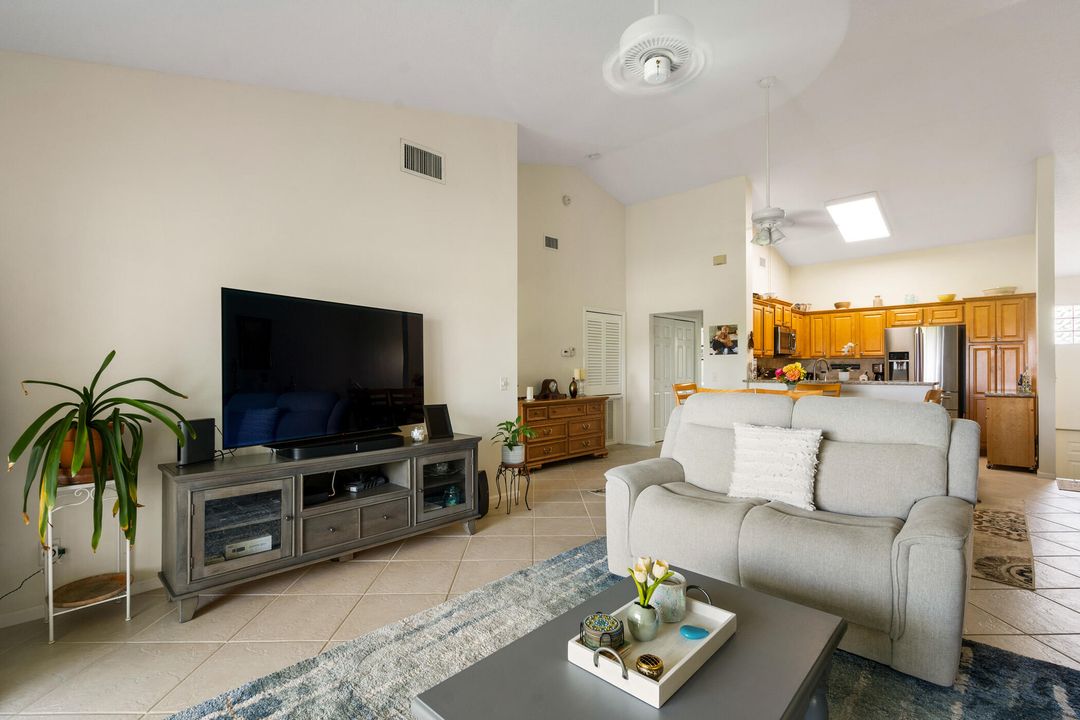 For Sale: $298,000 (3 beds, 2 baths, 1450 Square Feet)