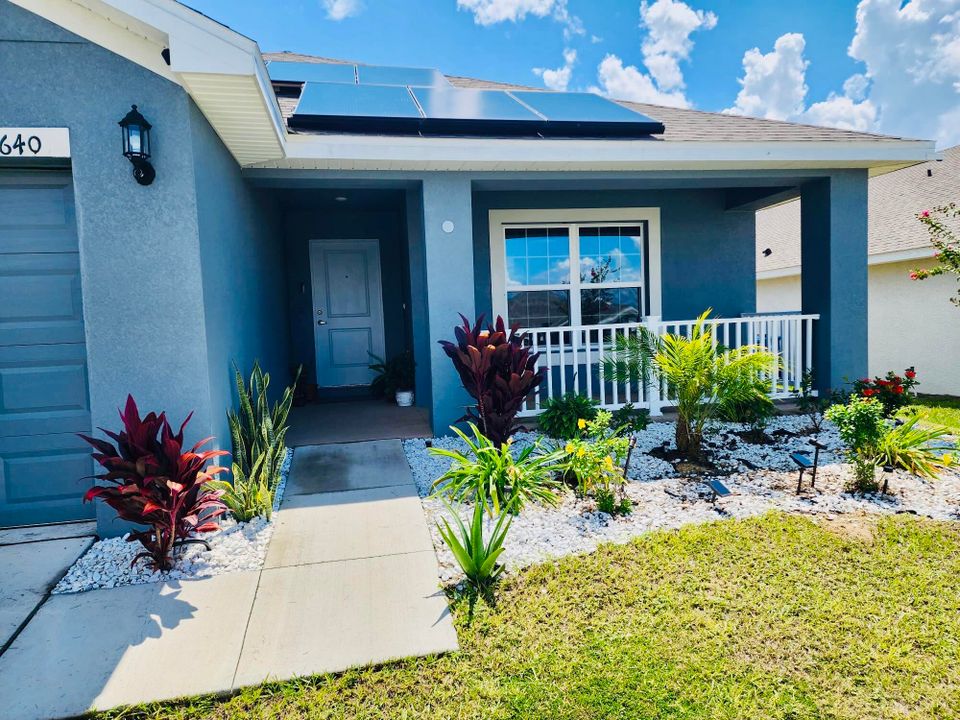 出租: $2,100 (3 贝兹, 2 浴室, 1975 平方英尺)